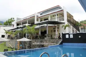 Villa Di Batu Yang Ada Kolam Renang