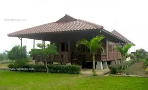 Villa rumah kayu depan