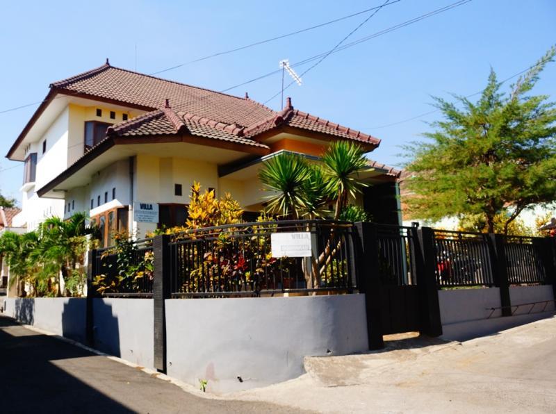 Villa Batu Ronggolawe