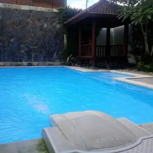 Villa Strategis di Di Dekat Wisata Batu dengan Fasilitas Kolam Renang