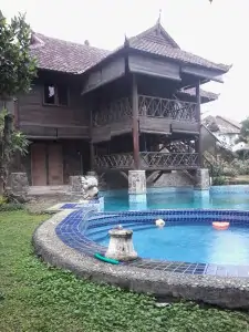 Villa Omah Kayu Sidomulyo