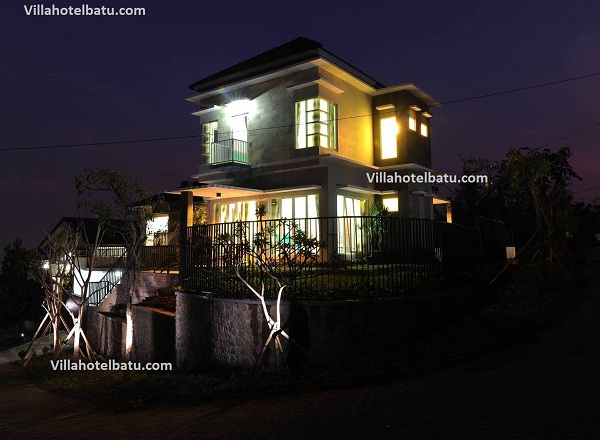 Villa Dengan View Pegunungan Di Batu