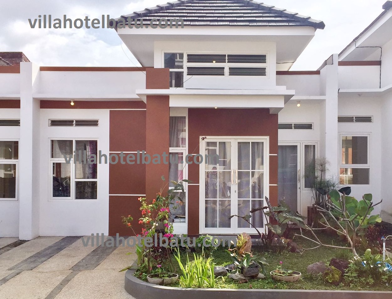 Villa 4 kamar tidur batu