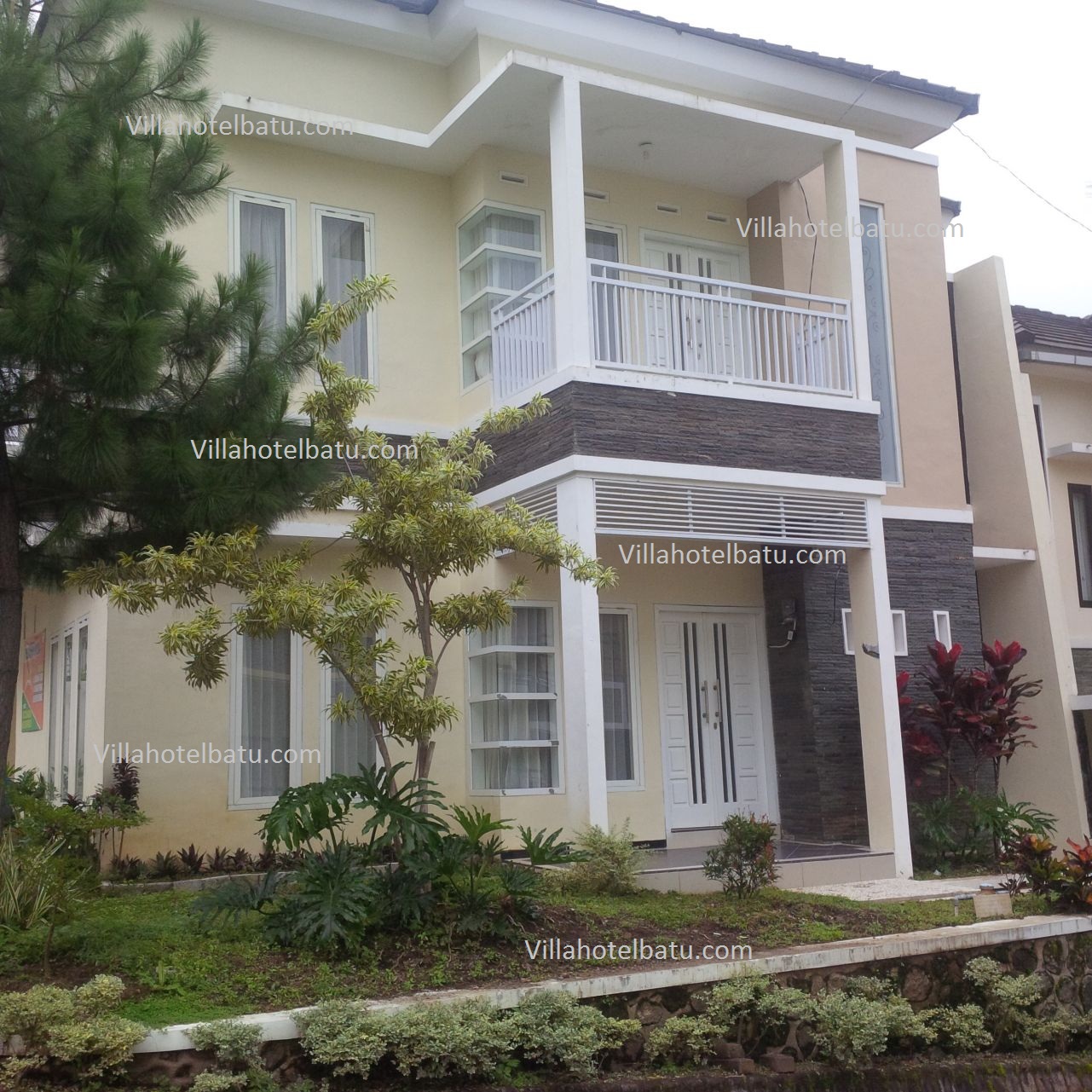 Villa Apel A8 Batu Malang