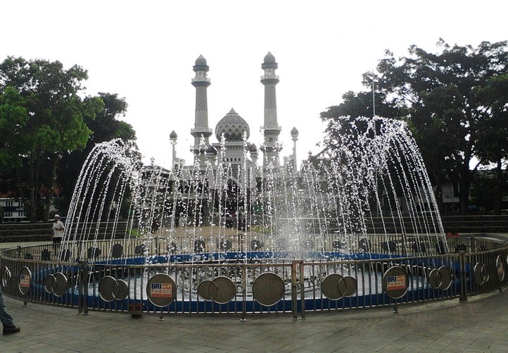 Alun – alun kota Malang