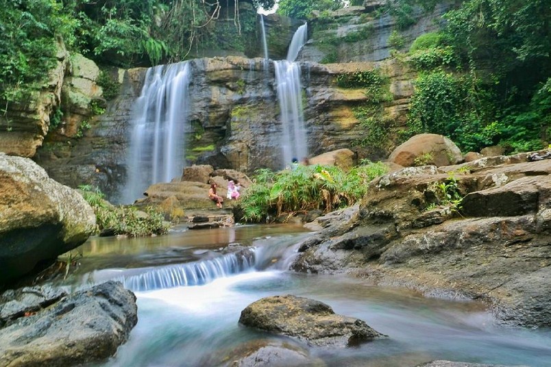 Coban Nirwarna Coban Mbok Karimah