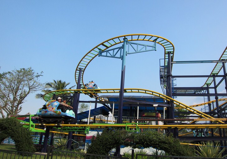 wahana roller coaster di Jatim Park 1