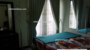 villa kolam renang 3 kamar batu