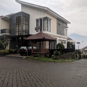 Zakiya Villa Batu 11