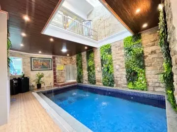 Villa Pyramid Batu