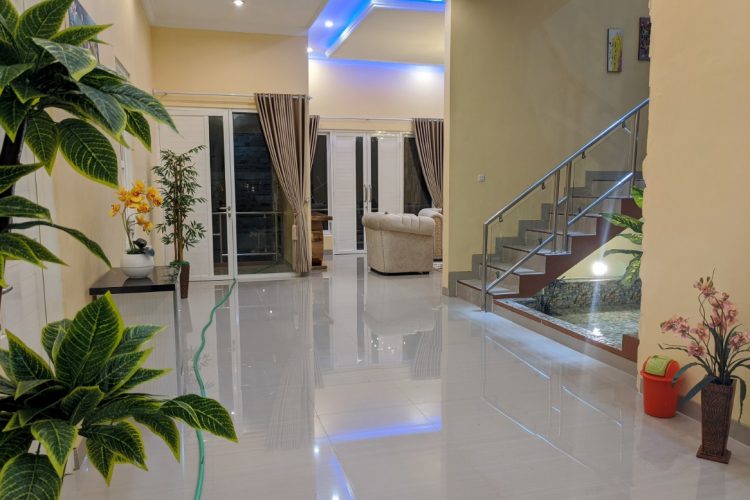 Villa Golden Pinus Batu