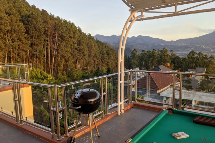 Villa Golden Pinus Batu
