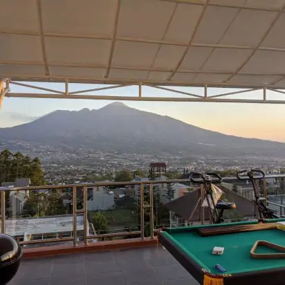 Villa Golden Pinus Batu