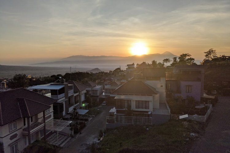 Villa Golden Pinus Batu