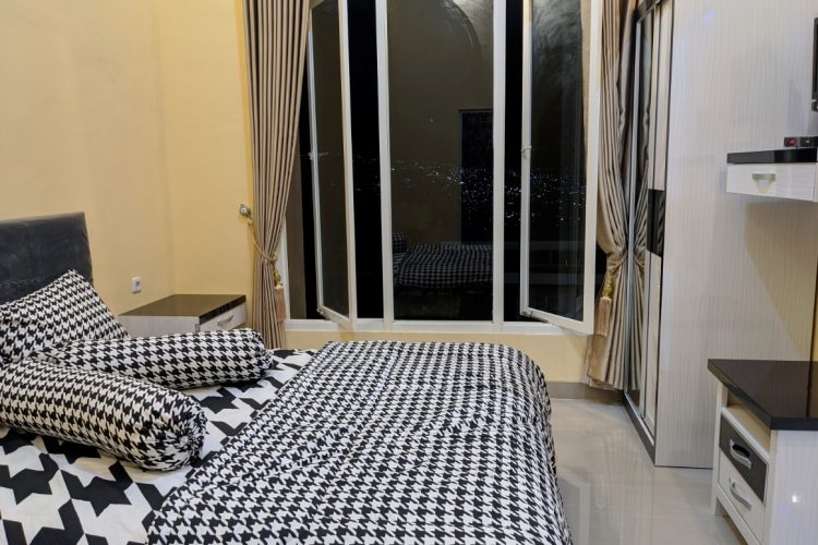 Villa Golden Pinus Batu