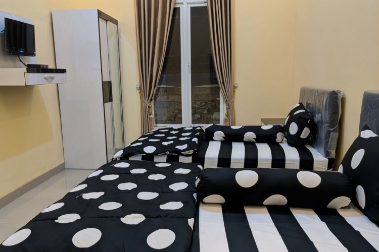 Villa Golden Pinus Batu