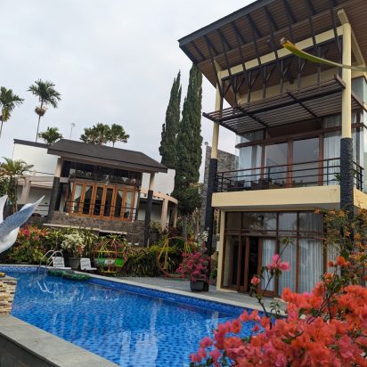 The Amora Villa Batu