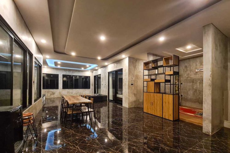 Industrial Villa Dedayu