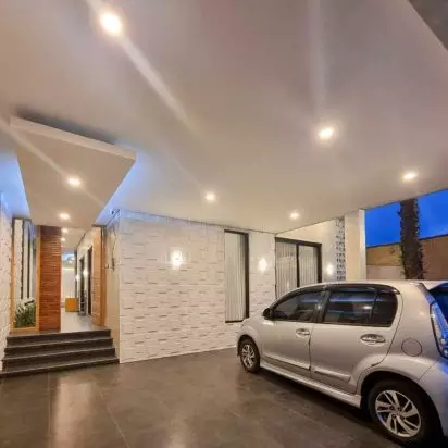 Industrial Villa Dedayu