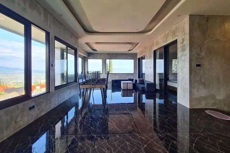 Industrial Villa Dedayu