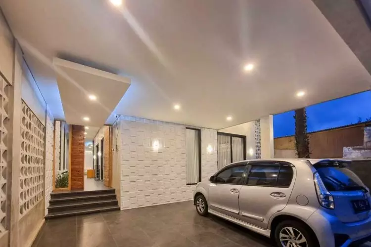 Industrial Villa Dedayu