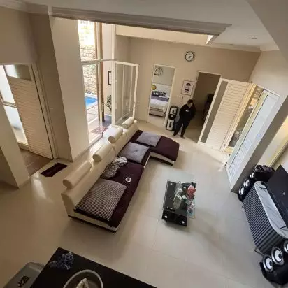 Villa Romansa R1 Batu